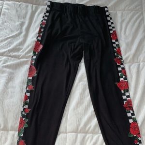 rue 21 checkered rose leggings